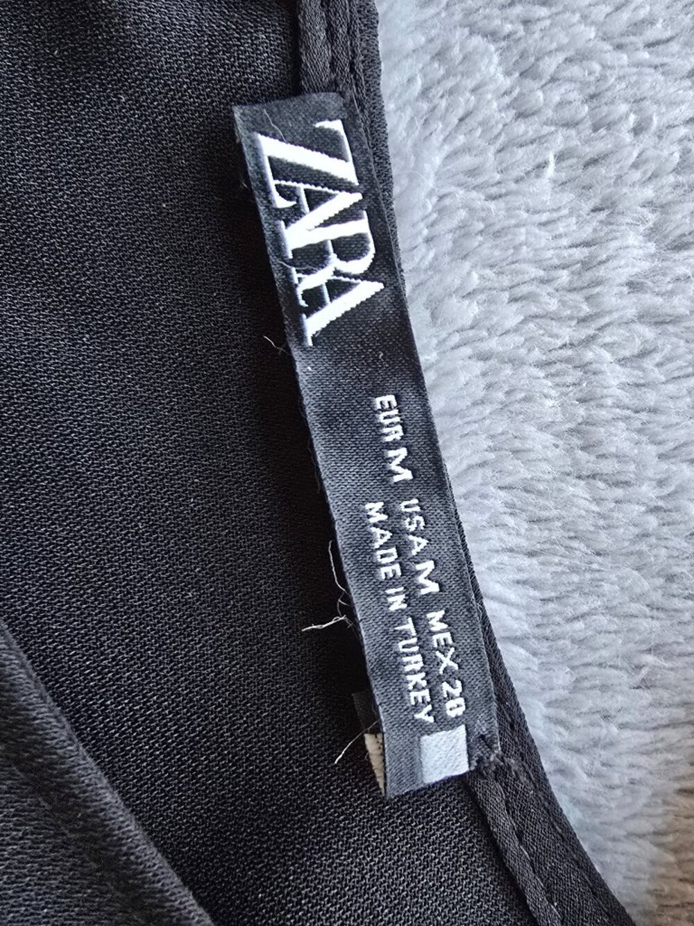 ZARA mini black elegance, puff sleeve size medium - Picture 5 of 10
